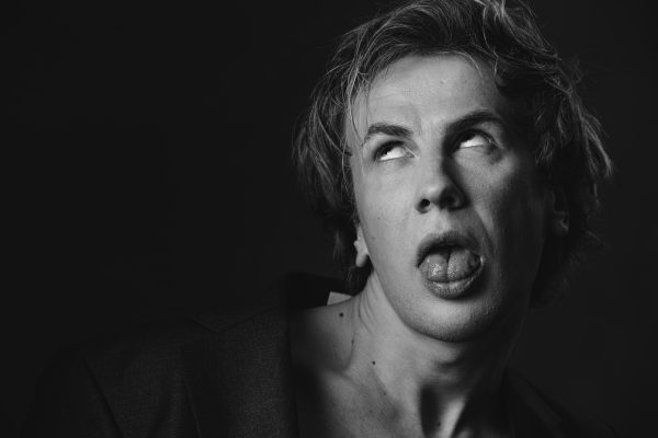man-is-emotional-portrait-black-white-17.jpg