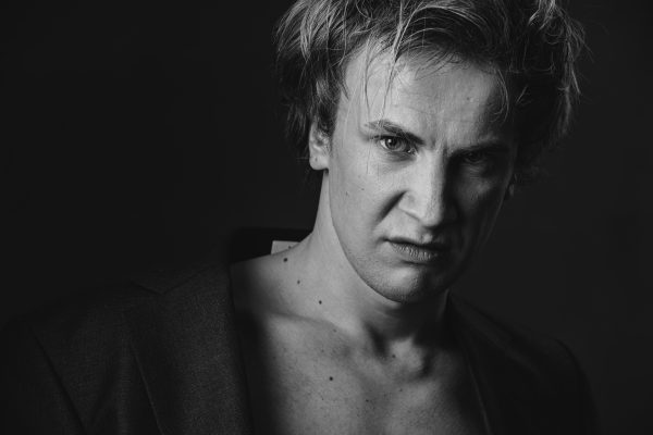 man-is-emotional-portrait-black-white-14.jpg